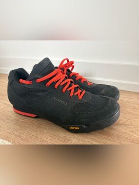 Giro Rumble VR mountain biking shoes. SPD Pedal compatible. Men’s 8.